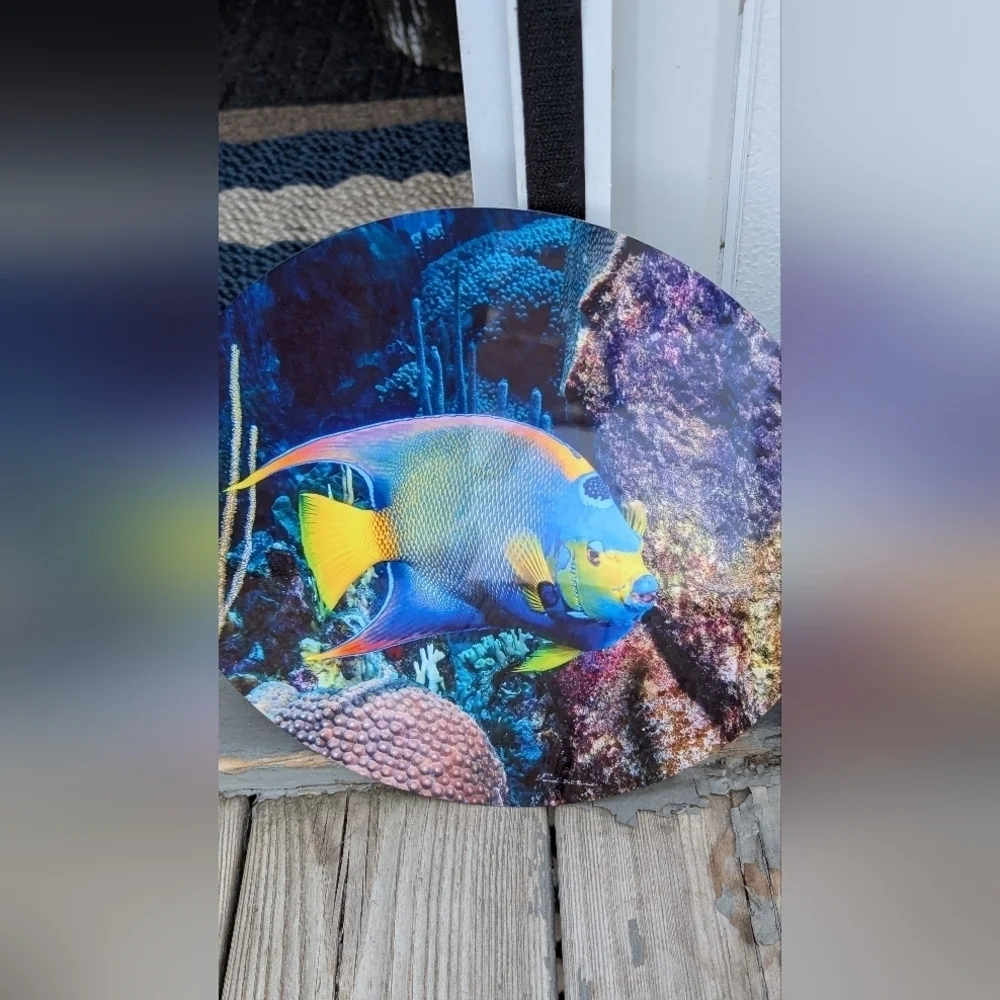 Ocean Visits Underwater Photography Queen Angel Fish Round Print (NWT)